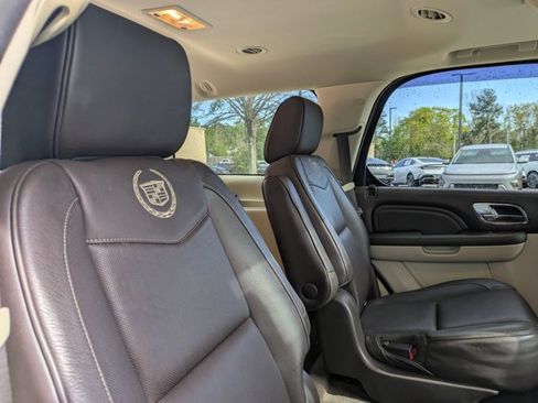 Used 2014 Cadillac Escalade Platinum image 22