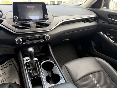 Certified 2025 Nissan Altima 2.5 SR image 29