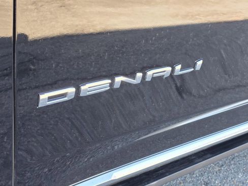 Used 2021 GMC Yukon Denali w/ Denali Premium Package image 51