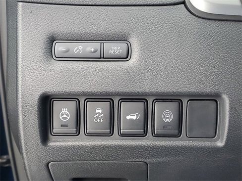 Used 2021 Nissan Murano SV image 17