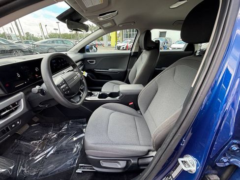 Used 2025 Kia K4 FWD image 25