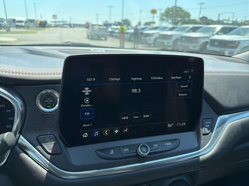 Used 2025 Chevrolet Blazer LT AWD/4WD image 13