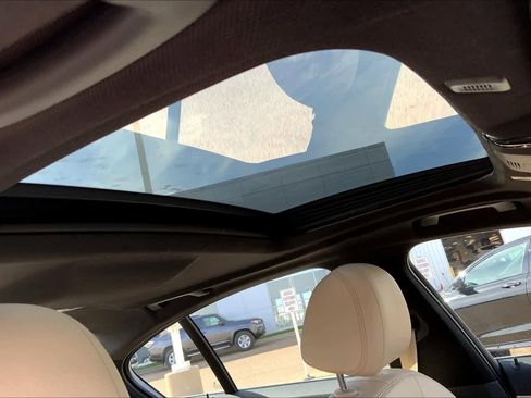 Used 2018 BMW 530i image 13