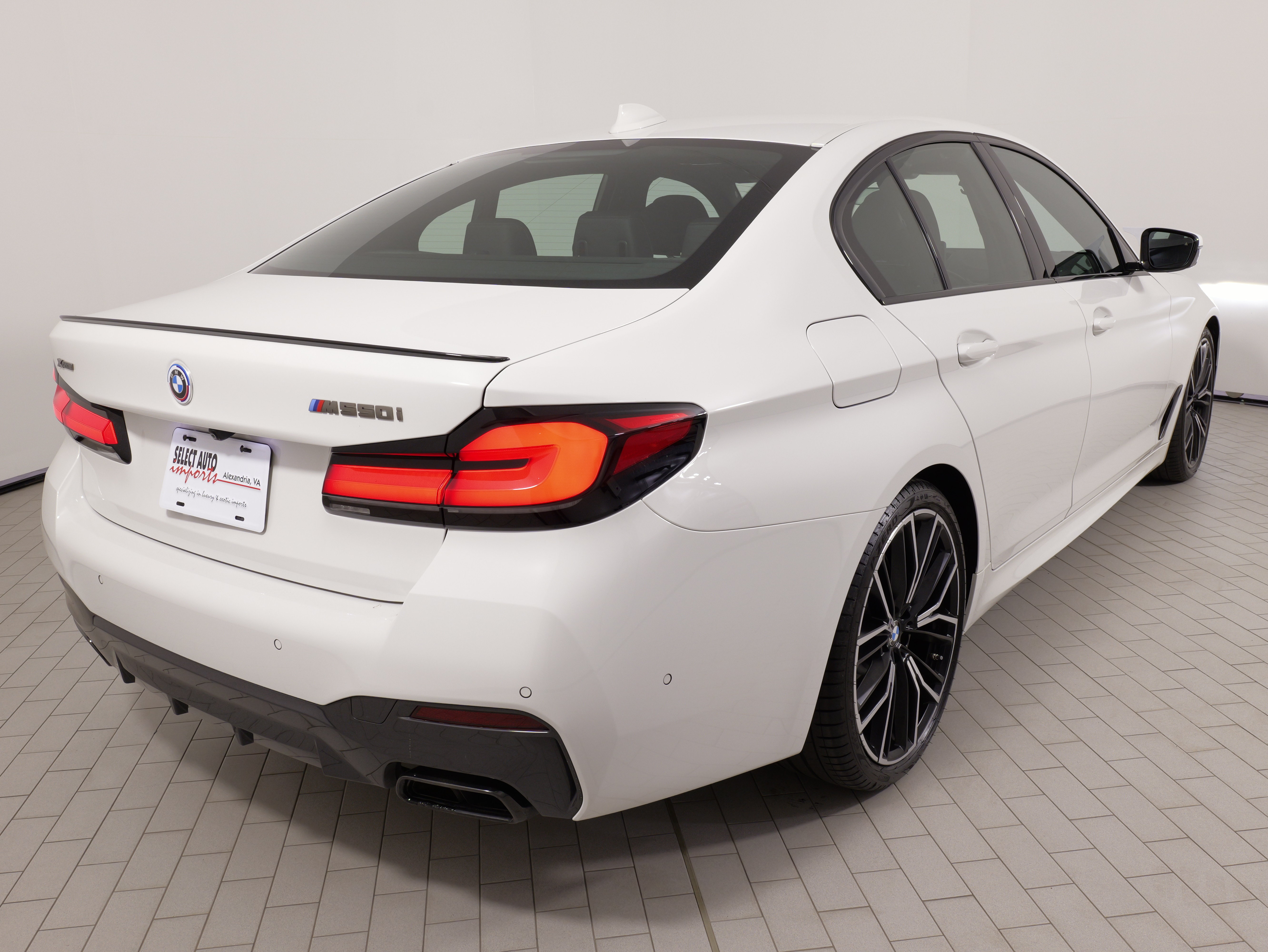 Used 2023 BMW M550i xDrive w/ Executive Package AWD/4WD image 15