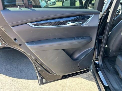 New 2025 Cadillac XT6 Premium Luxury image 11