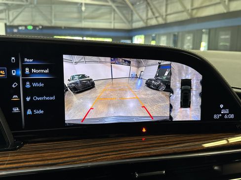 Used 2024 Cadillac Escalade ESV Premium Luxury AWD/4WD image 35