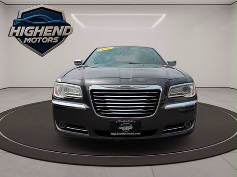 Used 2014 Chrysler 300 C RWD image 4