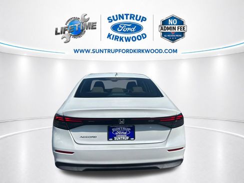 Used 2024 Honda Accord EX image 4