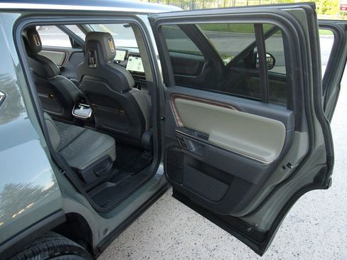Used 2023 Rivian R1S Launch Edition AWD/4WD image 25