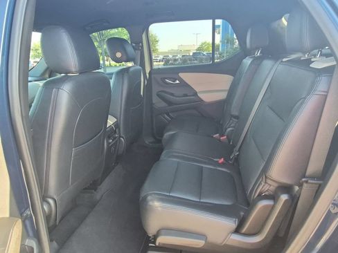 Used 2023 Chevrolet Traverse LS FWD image 21