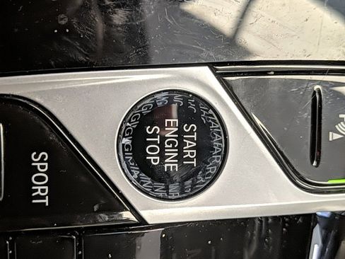 Used 2024 BMW X7 xDrive40i w/ Executive Package image 31