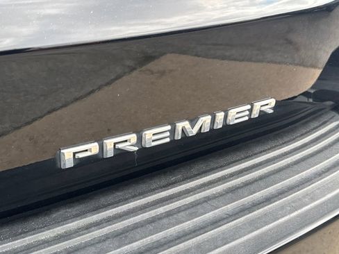 Used 2021 Chevrolet Suburban Premier w/ Premium Package image 5