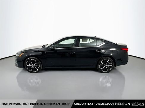 Certified 2025 Nissan Altima 2.5 SR w/ SR Premium Package AWD/4WD image 8