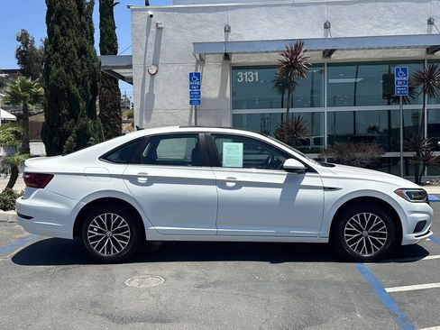 Used 2019 Volkswagen Jetta SEL FWD image 3