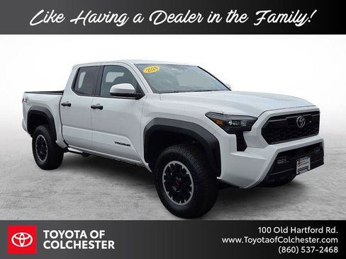 Certified 2024 Toyota Tacoma TRD Off-Road AWD/4WD image 1