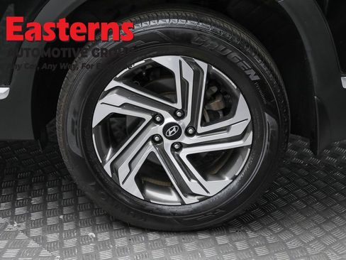 Used 2023 Hyundai Santa Fe SEL w/ Premium Package image 8