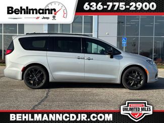 New 2026 Chrysler Pacifica Select w/ S Appearance Package video 1