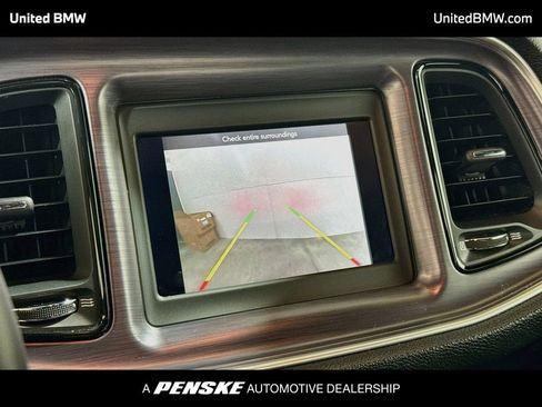 Used 2018 Dodge Challenger SXT RWD image 9