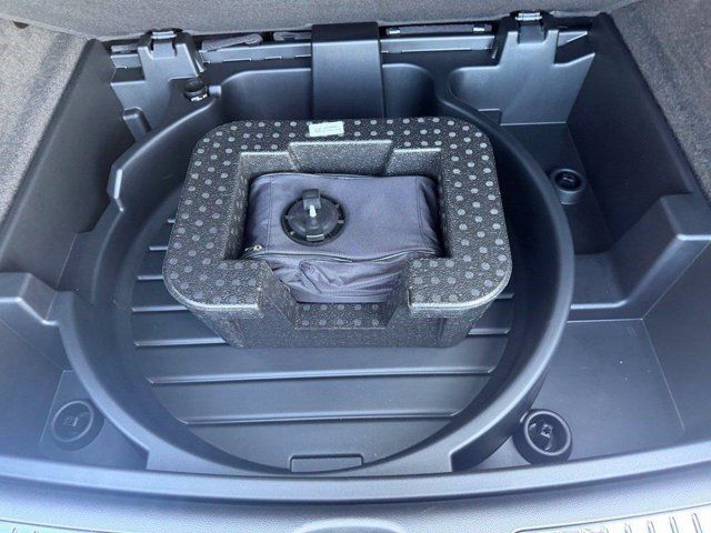 Certified 2025 Cadillac XT4 Sport FWD image 5