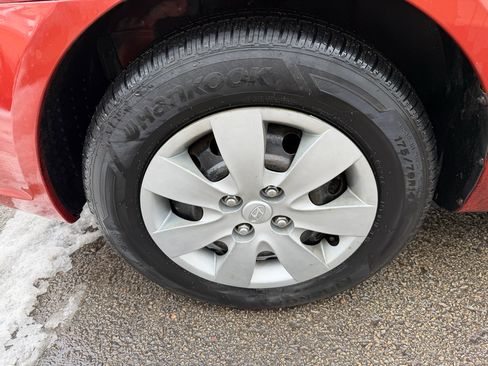 Used 2009 Hyundai Accent GS w/ Popular Equipment Pkg 2 image 9