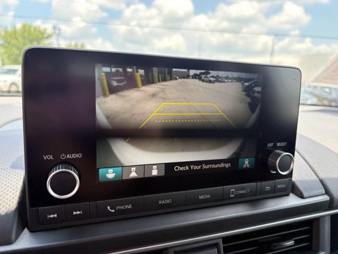 Certified 2024 Honda Pilot Sport image 17