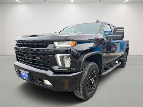 Used 2022 Chevrolet Silverado 2500 LT w/ Midnight Edition image 2