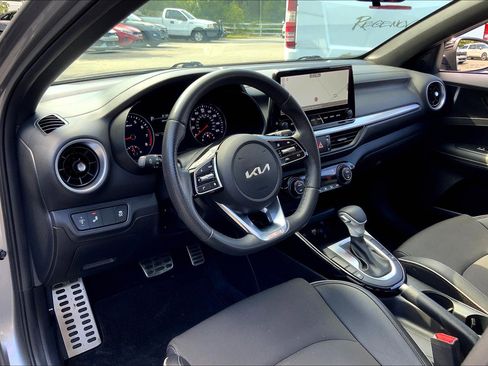 Used 2023 Kia Forte GT-Line image 15