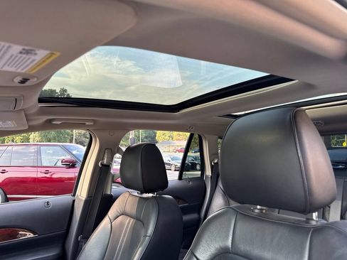 Used 2013 Lincoln MKX FWD image 12