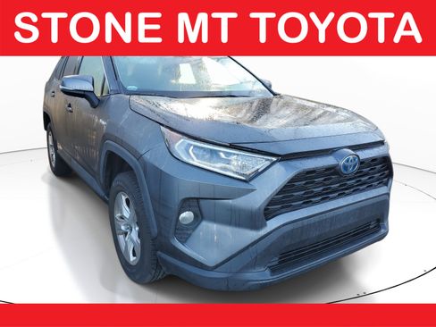 Used 2021 Toyota RAV4 XLE image 1