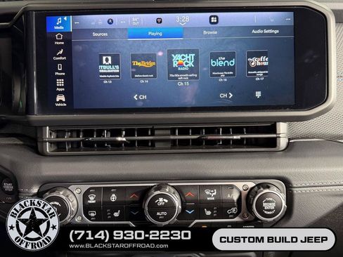 Used 2025 Jeep Wrangler Unlimited Rubicon 4xe w/ Safety Group AWD/4WD image 28