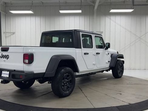 Used 2023 Jeep Gladiator Sport AWD/4WD image 8