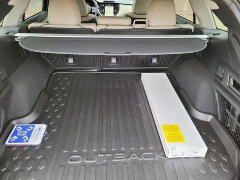 New 2025 Subaru Outback Limited image 18