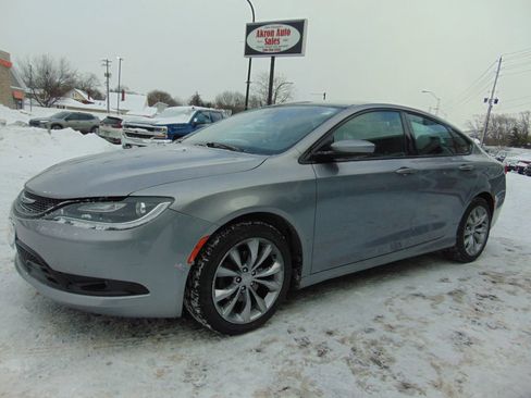 Used 2015 Chrysler 200 S w/ Comfort Group image 7
