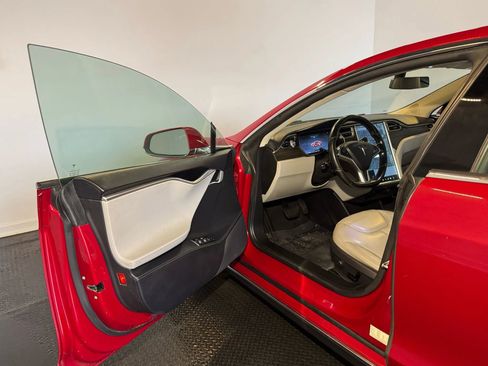 Used 2014 Tesla Model S RWD image 9