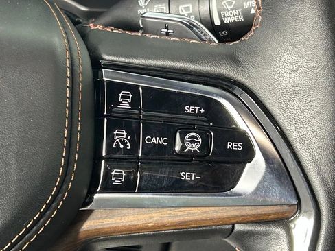 Used 2022 Jeep Grand Cherokee Summit AWD/4WD image 29