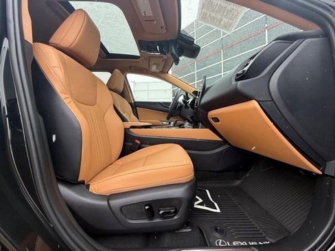 Used 2025 Lexus NX 350h AWD w/ Premium Package image 11