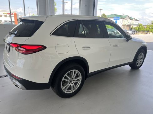 Certified 2025 Mercedes-Benz GLC 300 image 8