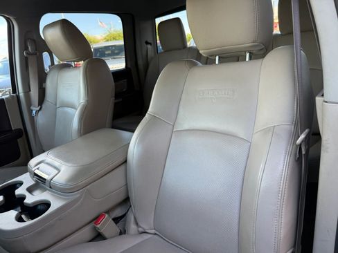 Used 2017 RAM 1500 Laramie AWD/4WD image 39