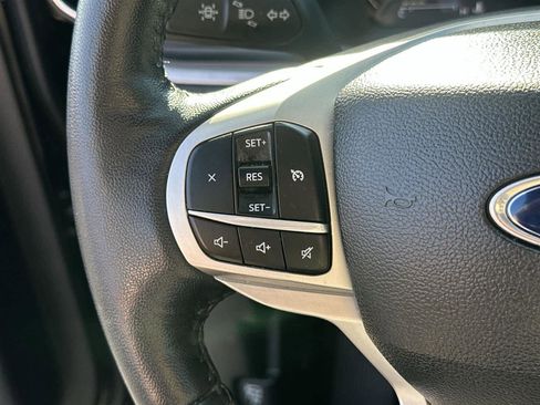 Used 2023 Ford Explorer XLT w/ Equipment Group 202A image 23