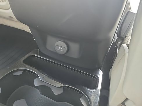 Used 2021 Volvo XC90 T6 Momentum image 85