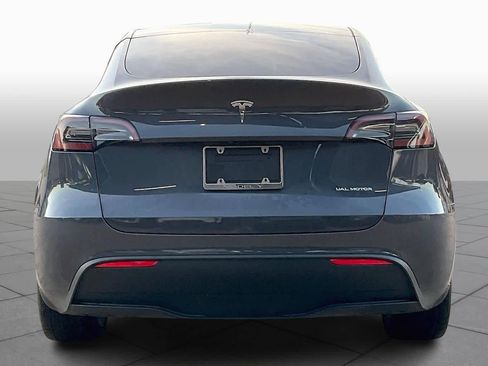 Used 2022 Tesla Model Y Long Range image 6