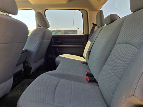 Used 2018 RAM 2500 Tradesman w/ Chrome Appearance Group AWD/4WD image 9