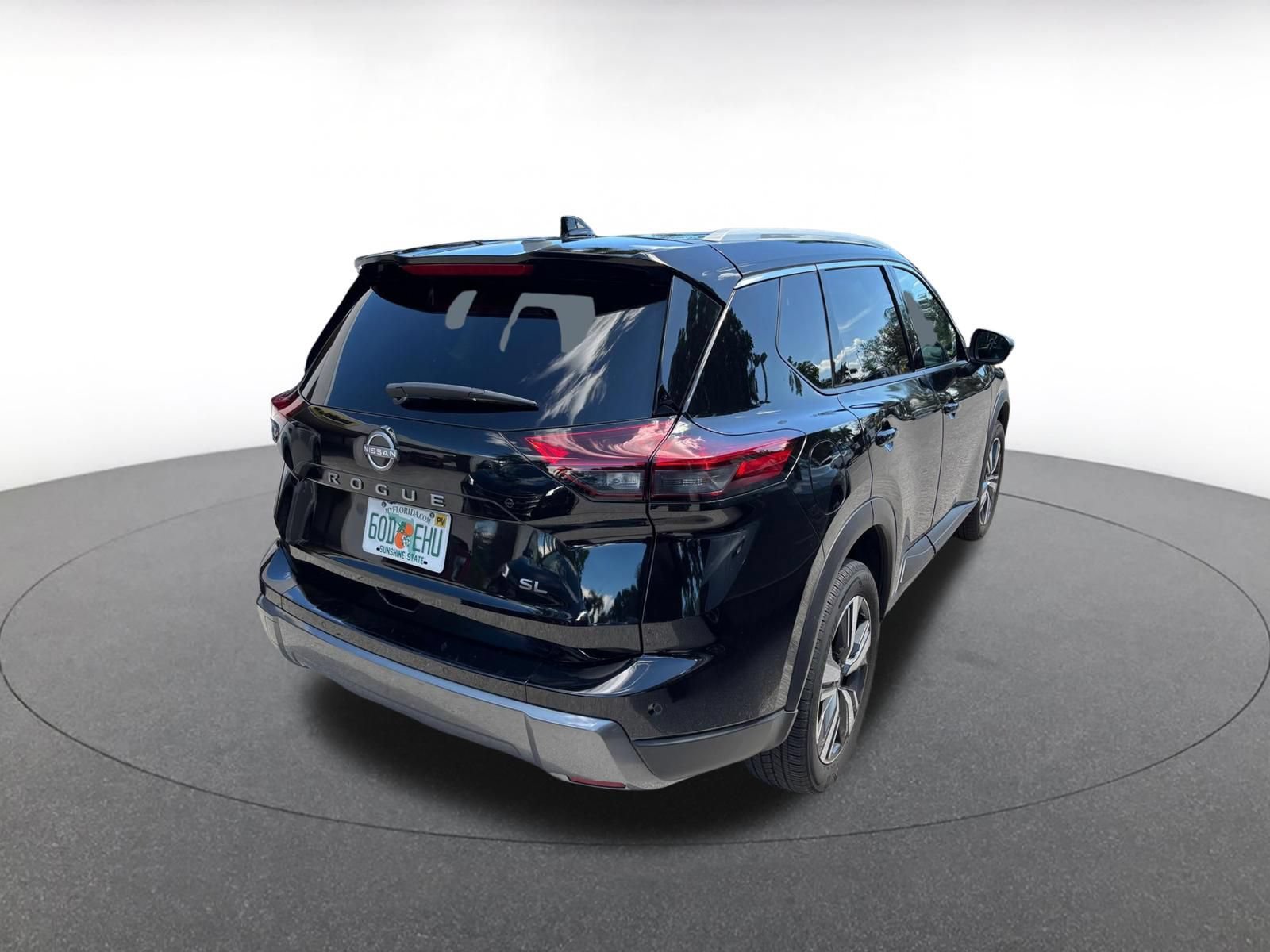 Used 2026 Nissan Rogue SL FWD image 9