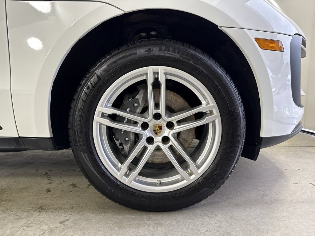 Certified 2026 Porsche Macan AWD/4WD image 15
