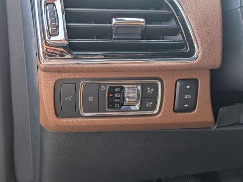 Used 2022 Lincoln Navigator L Reserve w/ Monochromatic Package AWD/4WD image 14
