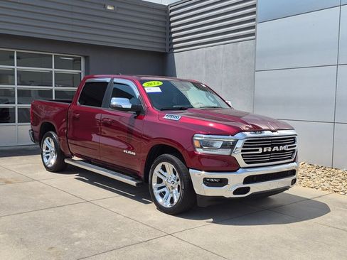 Used 2024 RAM 1500 Laramie AWD/4WD image 2