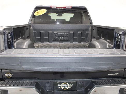 Used 2024 GMC Sierra 1500 SLT image 19