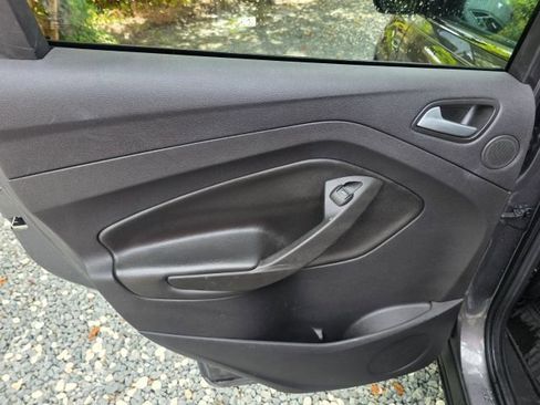 Used 2014 Ford Escape SE w/ Equipment Group 201A FWD image 18
