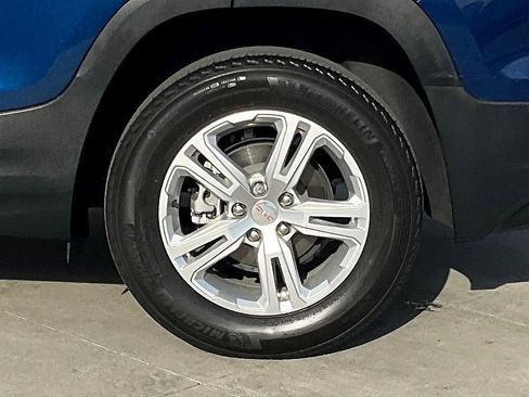 Used 2022 GMC Terrain SLE image 13