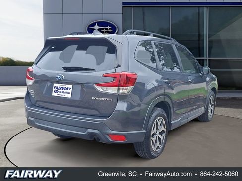 Used 2022 Subaru Forester Premium AWD/4WD image 7